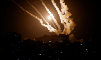Continúan los ataques terroristas desde Gaza contra Israel: lanzaron más de 500 cohetes y la cifra sigue en aumento