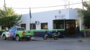 Roban una bicicleta y dinero en efectivo en una casa