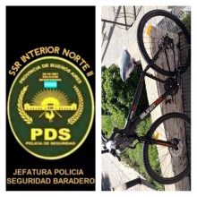 Robaron una bicicleta en una escuela