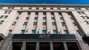 Consumo en cuotas, control del comercio exterior y alivio fiscal: una por una, las medidas del nuevo paquete económico