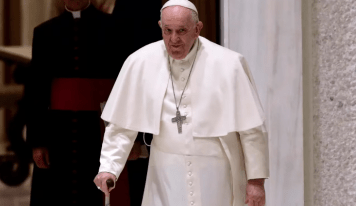 Operaron con éxito al papa Francisco de una hernia intestinal y se encuentra en buen estado