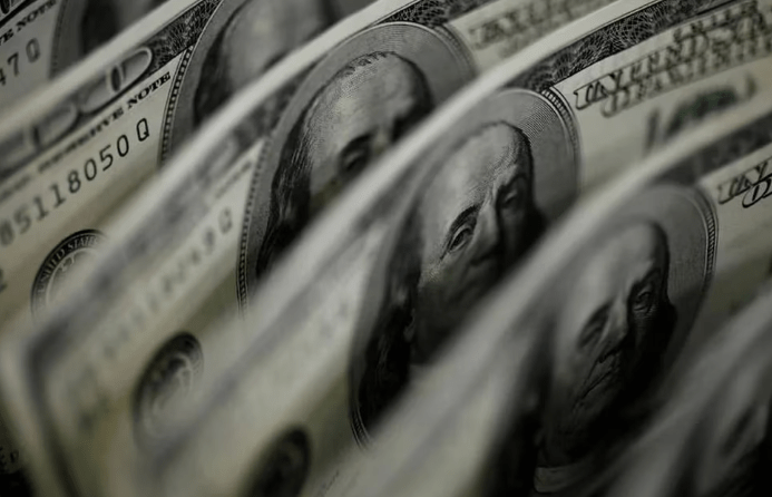 A cuánto llegarán el dólar y la inflación para fin de año, según las proyecciones de las consultoras