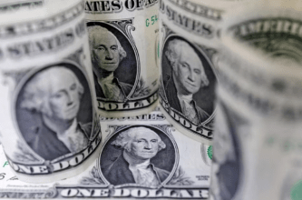 El pago del medio aguinaldo le agrega más presión a un dólar libre que otra vez se acerca a los 500 pesos