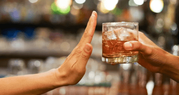 El consumo excesivo de alcohol puede acelerar la progresión de la enfermedad de Alzheimer, según un estudio