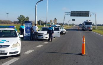 Policía Vial dio con un auto robado en la Ruta 9 y su conductor transportaba cocaína