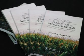 El pasado miércoles 14 de junio y a 24Hs del día nacional del libro, en el salón del sindicato de Refinerías de Maíz, se llevo a cabo la presentación del libro del SOERM.
