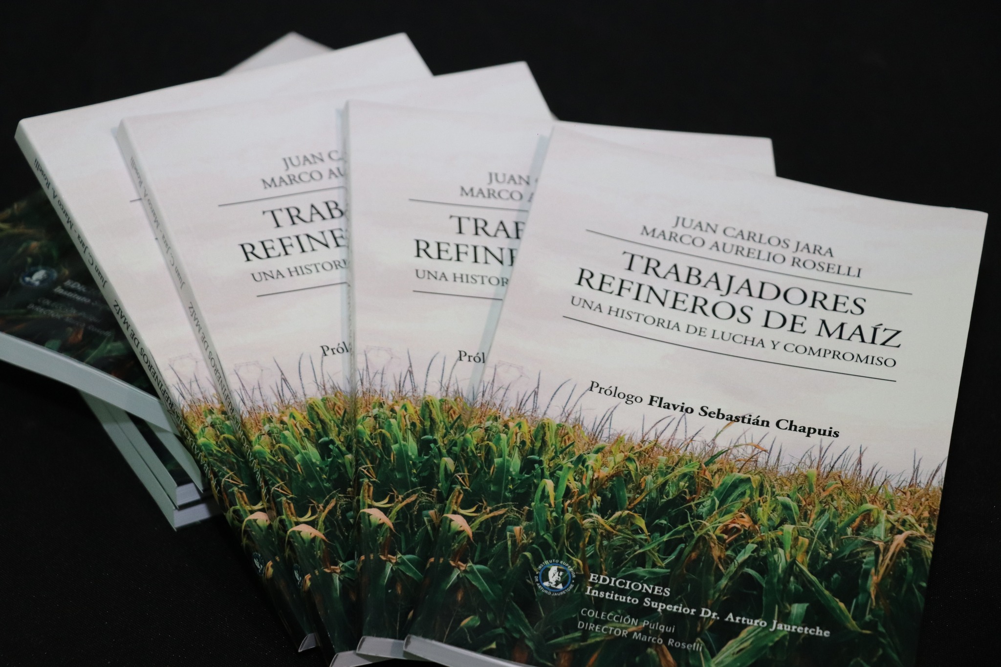 El pasado miércoles 14 de junio y a 24Hs del día nacional del libro, en el salón del sindicato de Refinerías de Maíz, se llevo a cabo la presentación del libro del SOERM.