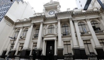 Dólar: el Gobierno interviene para acotar la suba y refuerza el control a las importaciones a la espera del FMI