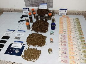 Allanamientos, secuestro de droga y dos aprehendidos