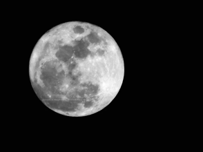Cómo será la superluna de Esturión que iluminará el cielo esta noche