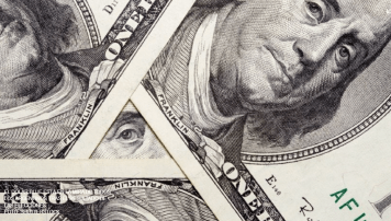 Así abre el dólar blue este lunes tras la victoria de Javier Milei en las PASO