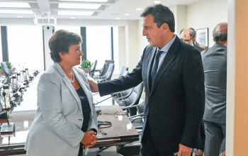 El FMI puso su cepo al Gobierno: no está de acuerdo con el dólar a 350 pesos