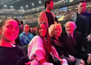 ¡Luis Miguel besó a Mirtha Legrand y el público enloqueció!