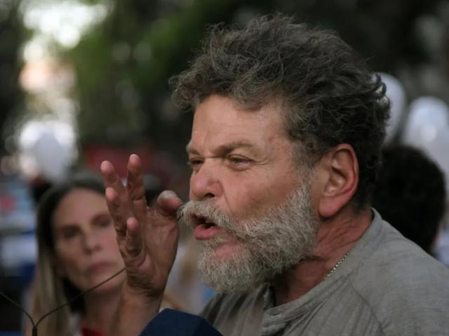 Alfredo Casero agredió físicamente a un fanático en Ezeiza