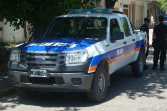 Rompe la vidriera de un bar luego de haber sido maltratado en dicho lugar