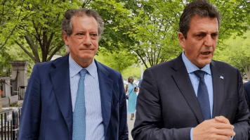 El plan platita de Massa y la incertidumbre electoral suman presión al dólar blue y ponen en apuros al BCRA