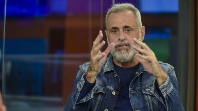 [VIDEO] Agredieron a Jorge Rial a la salida de la radio