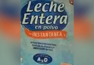 Perdió los dólares que tenía en una caja de leche y ofrece de recompensa una moto