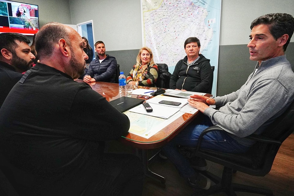 El intendente Esteban Sanzio viajó junto a vecinos a Corredores Viales por la repavimentación del camino a Alsina