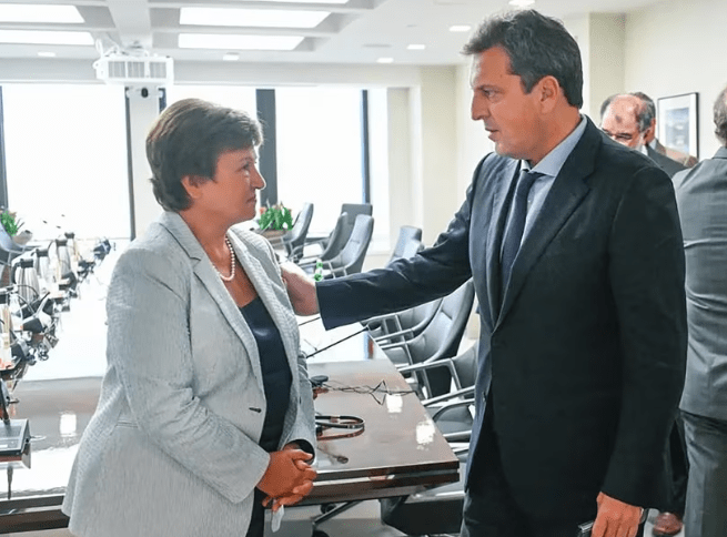 La Argentina deberá pagar deuda por USD 12.000 millones hasta abril y Massa ya prepara una renegociación con el FMI