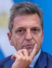 Sergio Massa analiza pedir licencia para facilitar la transición entre Javier Milei y Alberto Fernández
