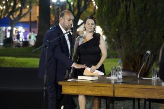 Acto de asunción de nuevos concejales y jura del segundo mandato de Esteban Sanzio.