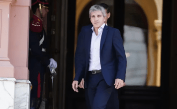 Tras la devaluación, el Gobierno estima una inflación de 7% semanal en diciembre y una caída inmediata en la actividad
