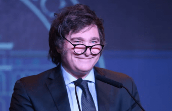 Javier Milei grabó acompañado de sus ministros la cadena nacional de esta noche sobre el DNU que desregula la economía