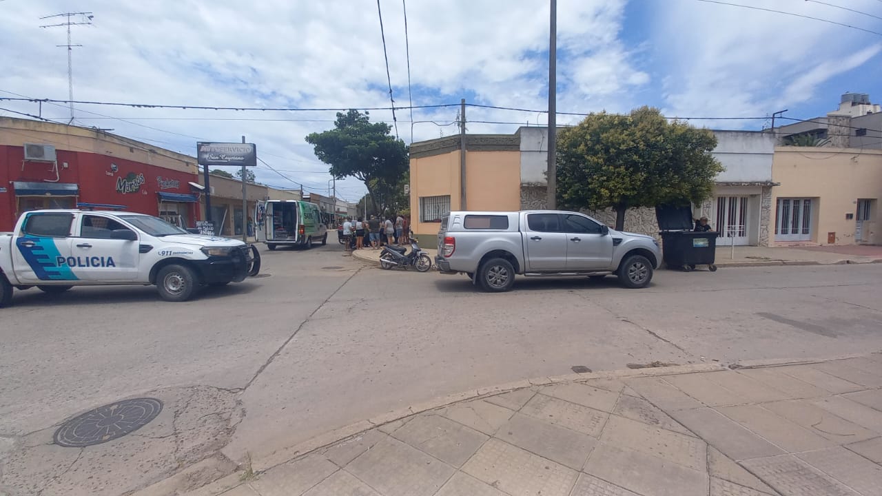 Choque entre una camioneta y una moto