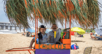 Pinamar: los precios de los choclos, churros y otras comidas típicas de playa aumentaron hasta 400% respecto del año pasado