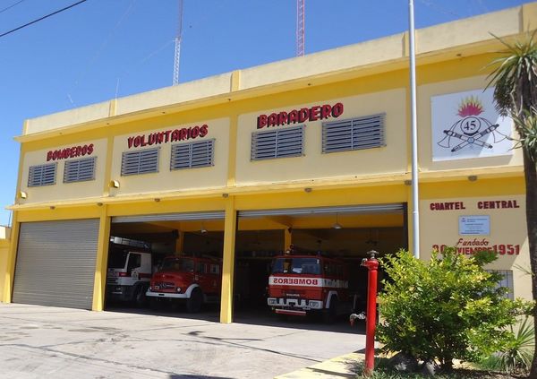 Incendio en un terreno baldío