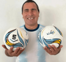 Silvio Velo: “Nací ciego y pobre, pero el fútbol transformó mi vida”
