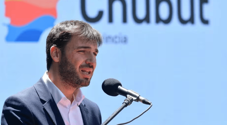 Chubut amenazó al Gobierno con no entregar petróleo y gas si no recibe los fondos de la coparticipación