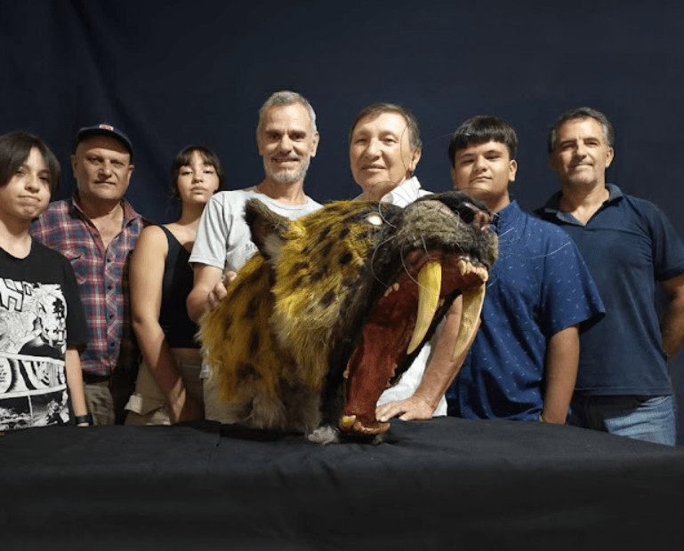 Descubren restos fósiles de un tigre «Dientes de Sable» en San Pedro