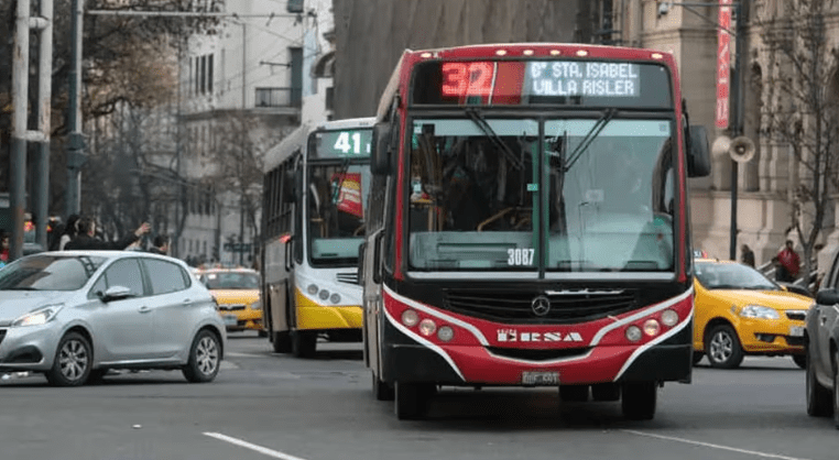 La UTA anunció un paro de transporte en el interior del país para el 5 de marzo, tras una reunión fallida con empresarios