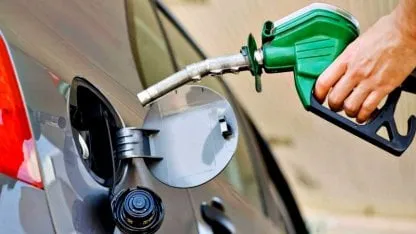 Aumenta la nafta: qué día sube y cuál sería el nuevo precio
