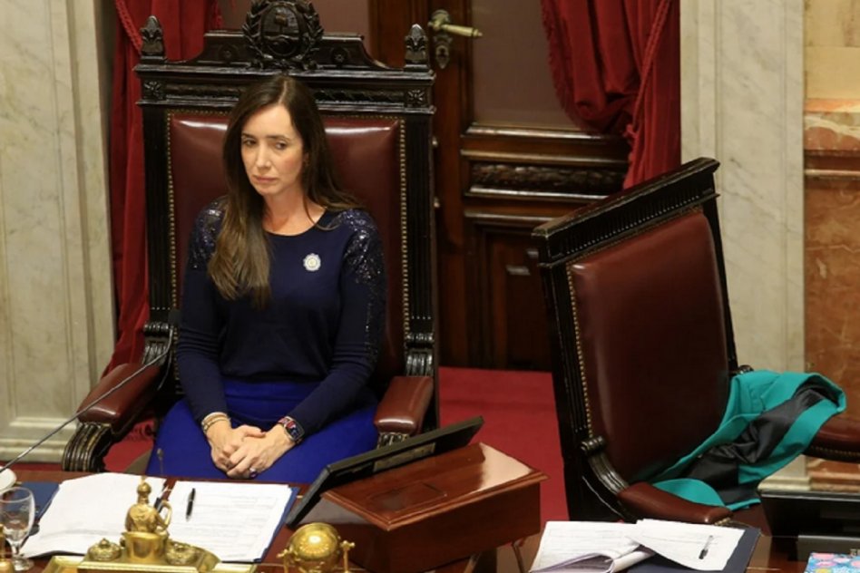 Los senadores se aumentaron las dietas en plena sesión, a mano alzada y sin debate