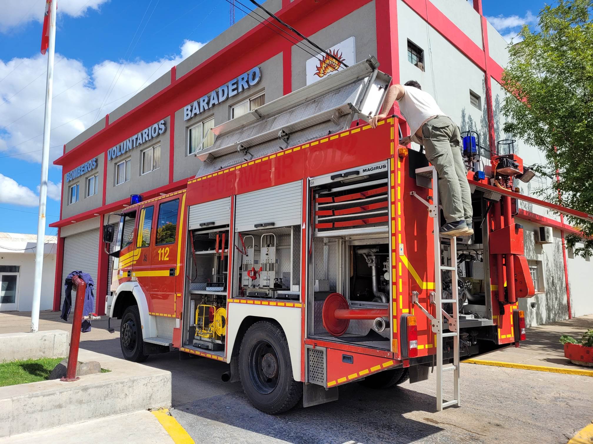 Otro incendio de vehículo