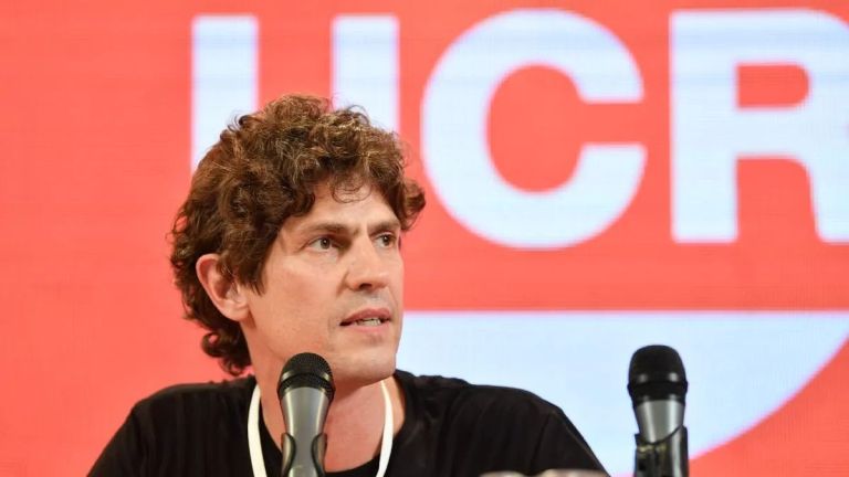 Martín Lousteau dio quórum para tratar la Ley Bases