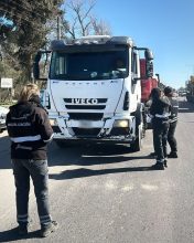Transporte retuvo 38 toneladas de carga ilegal en Ruta 2