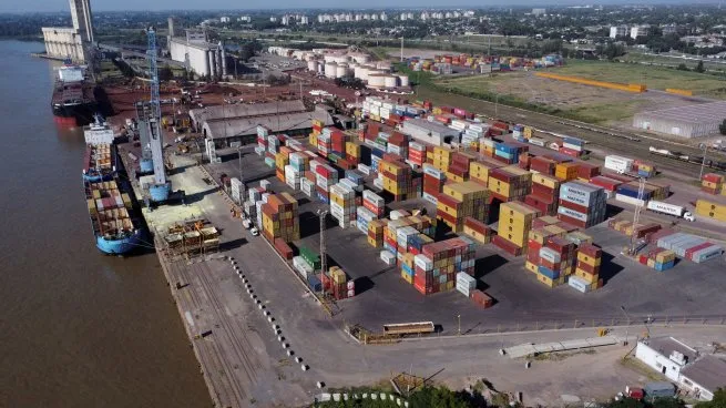 Aceiteros continúa con el paro: más de 10 mil camiones varados