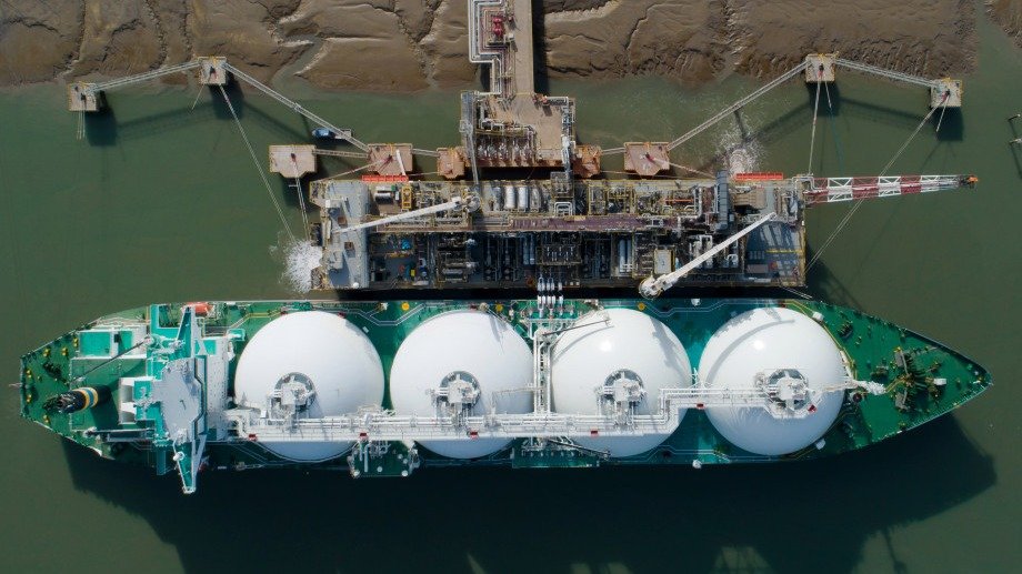 Freno al GNL: Petronas retira inversión tras cambio de locación