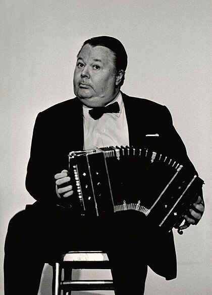 Arte Argentino en un Bandoneon.