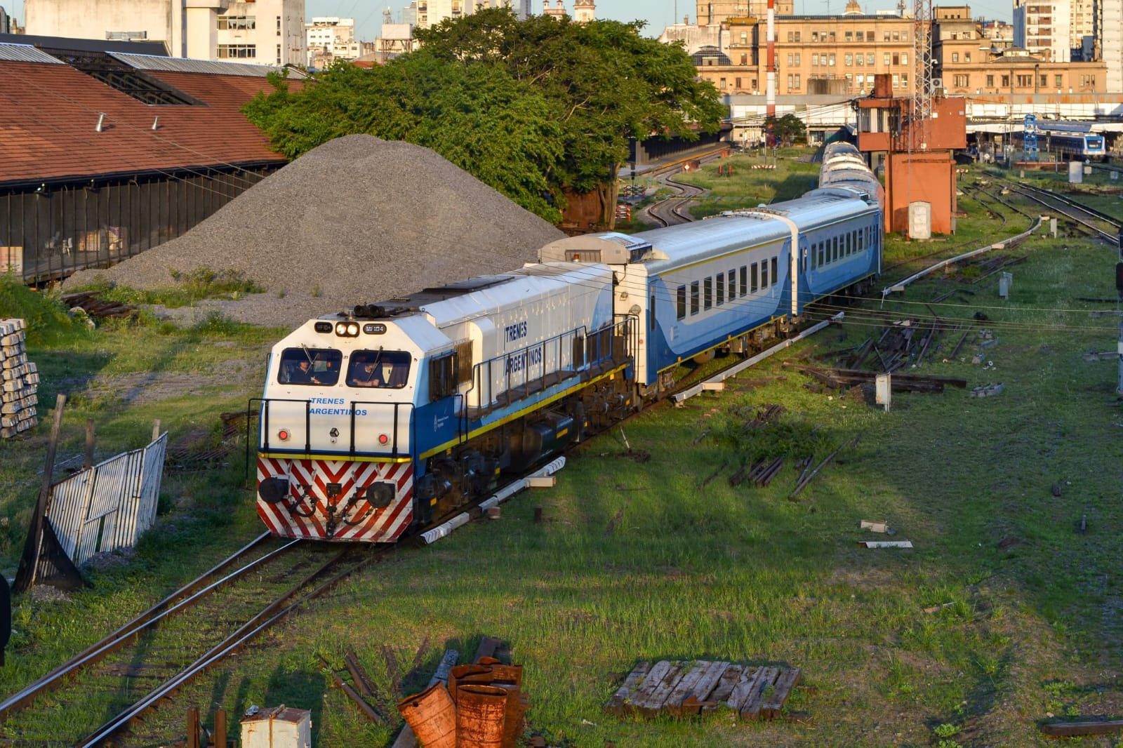 Ferrocarriles: el dogmatismo del Gobierno choca con el modelo internacional