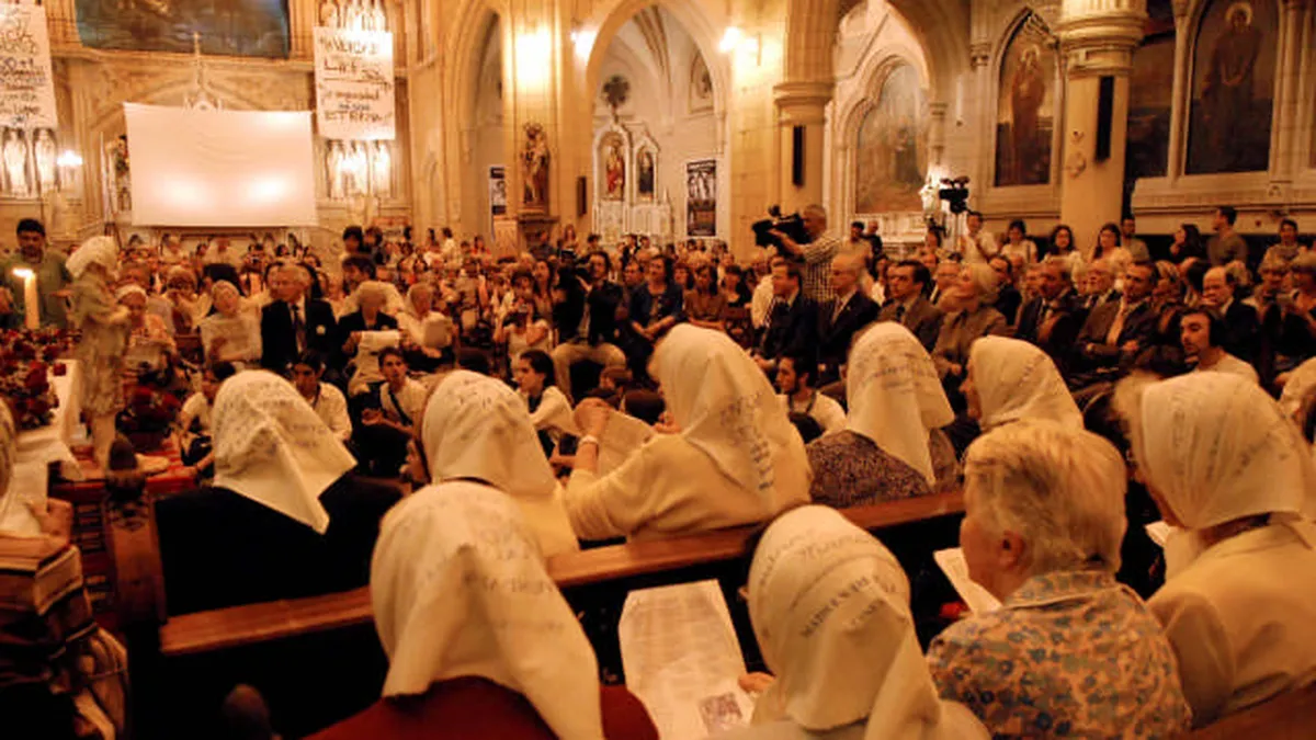 Homenaje del Presidente Emmanuel Macron a las monjas francesas.