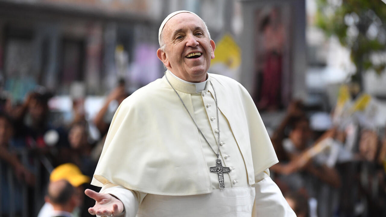 El Papa: Que el diálogo sustituya a las armas.