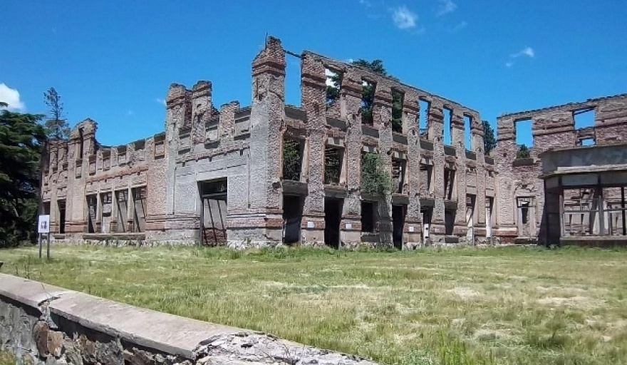 Ordenan el desalojo definitivo del Club Hotel de Villa Ventana