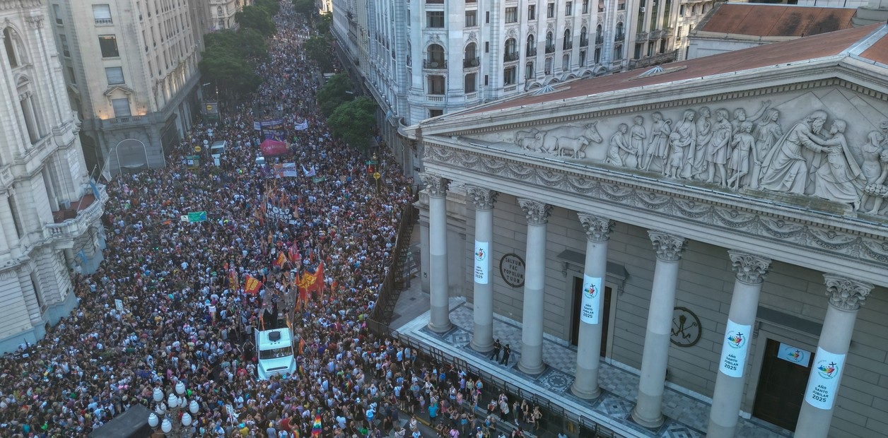 Una multitudinaria marcha en contra del odio