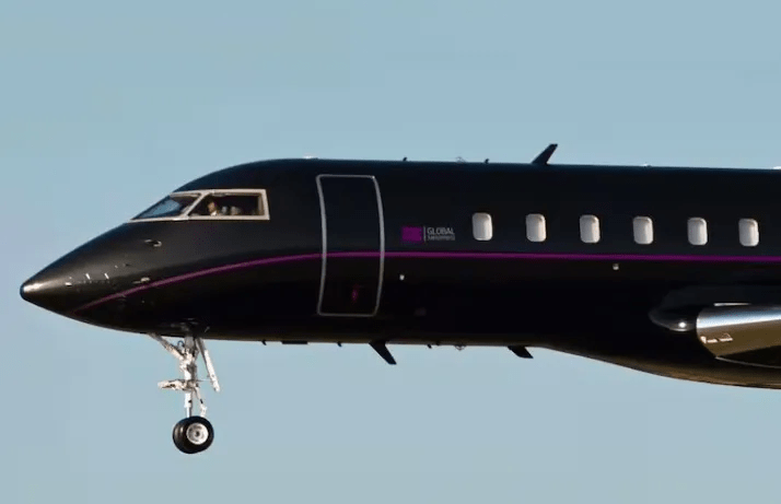 La Aduana confirmó que el avión privado que llegó desde EE.UU. estuvo siete días en tránsito y que inició una investigación interna
