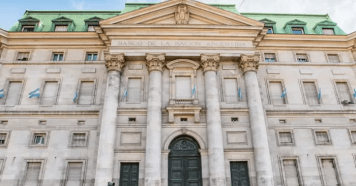 La Justicia suspendió el decreto que convertía al Banco Nación en una sociedad anónima